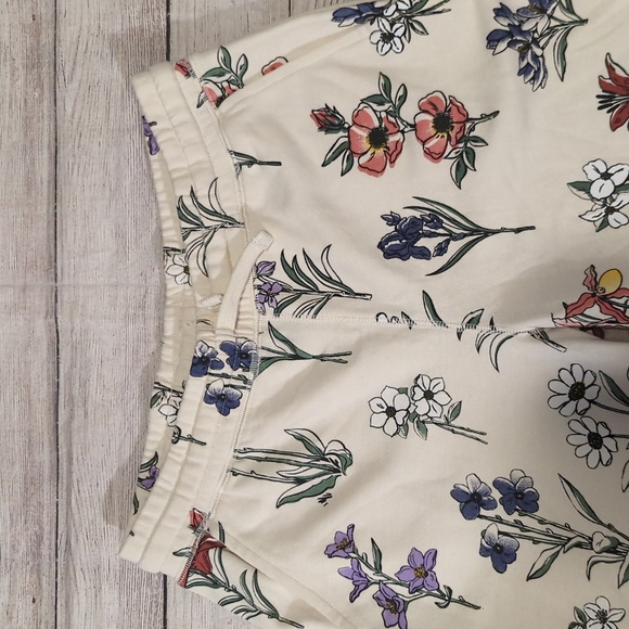 Roots Size 14 Floral Shorts - Picture 2 of 4